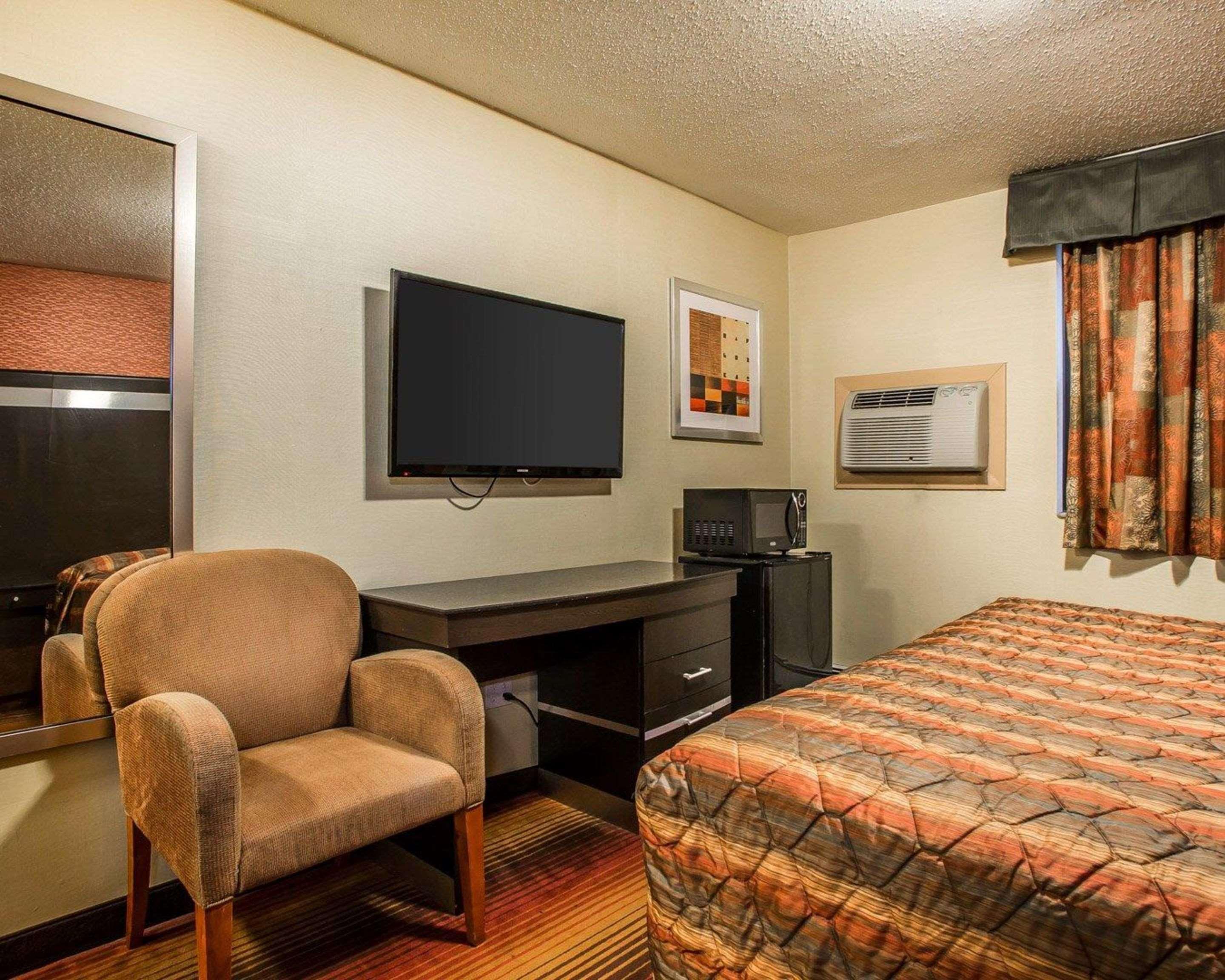 Rodeway Inn Belleville Dış mekan fotoğraf